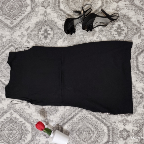 Dress - Picture 7 of 11